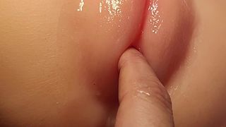 SEX CLOSE-UP SMALL VIDEO 2, FINGER PICKING HER PUSSY