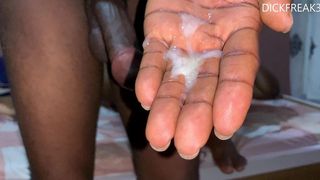 I FUCKED MY BIG ASS BESTIE WITH MY HAND FULL OF CUMLOAD