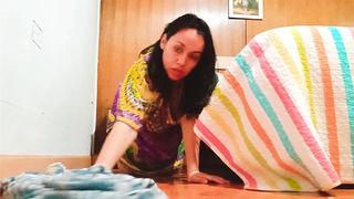 HINDI MAID WITH BIG ASS GETS FUCKED BY STRANGER - CASUAL AMATEUR HINDI MAID