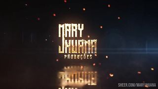 Safada foi no banheiro do shopping e enfiou o plug no cu - Mary Jhuana