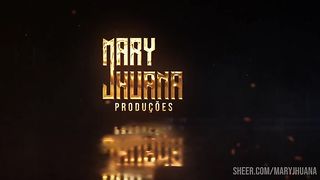 Safada foi no banheiro do shopping e enfiou o plug no cu - Mary Jhuana