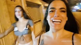 cacando putaria com minha amiga na rua