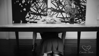 CHARLIE FORDE GOT HER CUNT EATEN BY AMBER MOORE AS SHE READS!