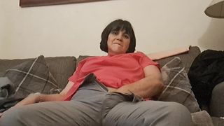 STEPSON WANTS TO SEE STEPMOM S OPEN MATURE PUSSY