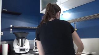 Cleaning the Kitchen for Lety Howl