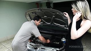Lorena have to say something to the mechanic