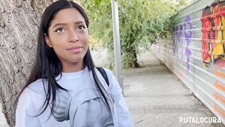 PUTALOCURA -TORBE PILLA A LA SKINNY TEEN KALI Y LA SEDUCE PARA FOLLAR MUY DURO