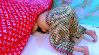 BEAUTIFUL HALF NAKED HOT STEPMOM STUCK UNDER BED & SHOW HER BIG ASS TO MAKE ME HOT FOR GET ANAL FUCK