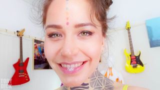 ANAL PISS SLUT MARI GALORE GAGS ON BIG OLD DICK - RAMMED IN HER HOLES WHILE SHE PUTS ON A SHOW