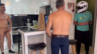 EL REPARTIDOR TENIA OTRO SISTEMA DE COBRO.