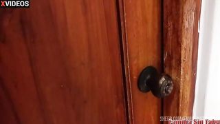 I cum four times on my girlfriend and the bitch likes to see the milk fall, she says it's hot
