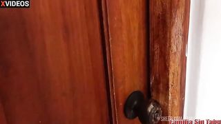 I cum four times on my girlfriend and the bitch likes to see the milk fall, she says it's hot