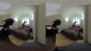 ELLIE SHOULE VR – BEHIND THE SCENES JUNGLE BUSH OF ANAL PRINCESS COVERED IN CUM