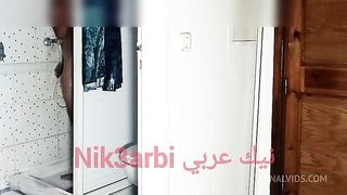 تدخل عليا مرات ابويا وانا اصور فيديو لصديقتي فتسخن و تلحسلي طيزي وابول في طيزها