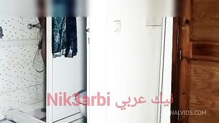 تدخل عليا مرات ابويا وانا اصور فيديو لصديقتي فتسخن و تلحسلي طيزي وابول في طيزها