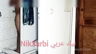 تدخل عليا مرات ابويا وانا اصور فيديو لصديقتي فتسخن و تلحسلي طيزي وابول في طيزها