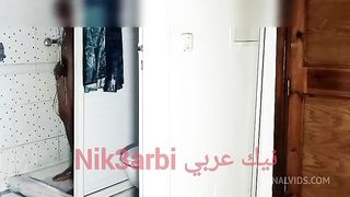 تدخل عليا مرات ابويا وانا اصور فيديو لصديقتي فتسخن و تلحسلي طيزي وابول في طيزها