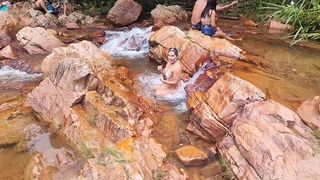 FUCKING THE HOTTIE S ASS ON THE WATERFALL TRAIL WITH A LOT OF HEAT AND TOTAL ADRENALINE, WE WERE ALMOST CAUGHT. VAGNINHO E LUNA OLIVEIRA