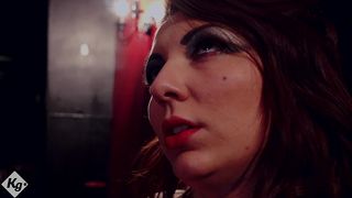 SEXY BRUNETTE WORSHIPS HUGE COCK AND TAKES A CREAMPIE