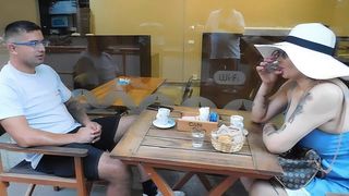 ACTRIZ PORNO SE LLEVA UN CHICO TIMIDO DE UN BAR DE MENDOZA Y LE SACA HASTA LA ULTIMA GOTA DE LECHE