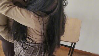 PEQUENA E INOCENTE ESTUDIANTE MEXICANA SE ENTREGA POR CALENTURIENTA EN PLENO SALON DE CLASE!!!!! (SHEER COMPLETE VIDEO)