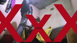 PREND UNE LONGUE BITE DURE AVEC SA MINI JUPE