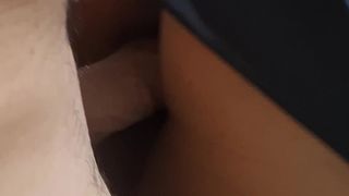 MINHA ESPOSA GOSTOSA DE SAIA DE COURO, NAO RESISTIU E METI A ROLA NA BUCETA DELA