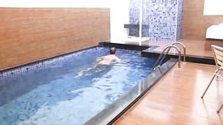 A muscular trans take this huge dick in her ass