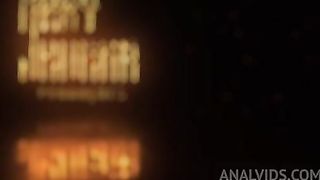 Fui no provador da loja e coloquei o consolo e o plug no cuzinho - Mary Jhuana