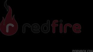 Manu Fox fodeu com dois no motel com Anal e leite na cara