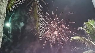 Encontrei a vizinha no reveillon na praia