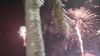 Encontrei a vizinha no reveillon na praia