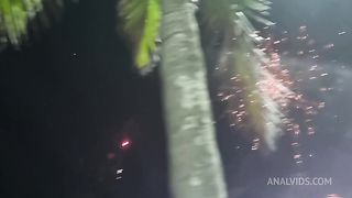 Encontrei a vizinha no reveillon na praia