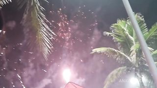 Encontrei a vizinha no reveillon na praia