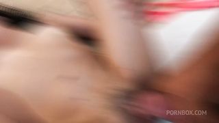 Fudendo o rabo da ninfeta dentro da piscina - Kel Aguiar