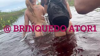 VAZOU NA NET LARGADOS E PELADOS FUI COM MINHA AMIGA DA A BUCETINHA EM UMA PRAIA DE NUDISMO PARA OS PIROCUDOS SEM CAMISINHA NO PELO