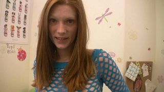 AMELIA ROSE SHOWS PANTYHOSE & GRINDING SKILLS TO PORN PRODUCER