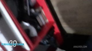 Coroa rabuda calls a pc technician to fix it and pays with pussy and ass tea.