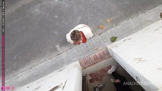 Touriste francaise baisee par 2 gars sur un chantier en espagne - BTS