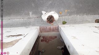 Touriste francaise baisee par 2 gars sur un chantier en espagne - BTS