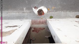 Touriste francaise baisee par 2 gars sur un chantier en espagne - BTS