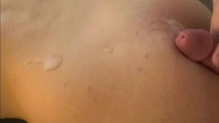 QUICK CUM SHOT ON HER BACK