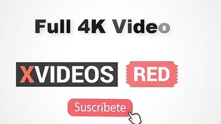 colegiala follando en el sofa ante de ir al college