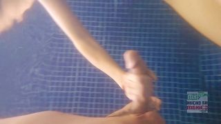 FOLLANDO EN PUBLICO, FRENTE A LA PISCINA. HOTEL SWINGER EN MEXICO.