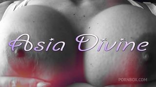 Mi ha scopato il culo e poi e venuto sulle mie tette - Asia Divine