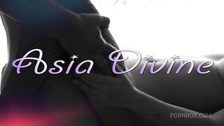 Mi ha scopato il culo e poi e venuto sulle mie tette - Asia Divine