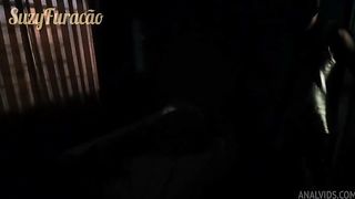 Eu cansada da viagem e ele com tesao querendo me fuder