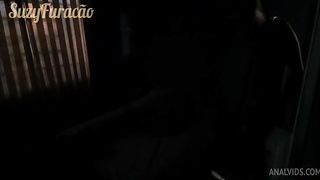 Eu cansada da viagem e ele com tesao querendo me fuder