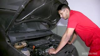 Sa have a better plan for the mechanic, starting to open her ass with his big cock