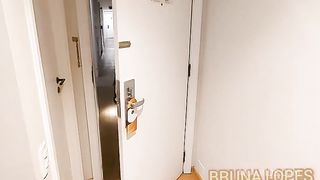 FUI NO MERCADO EO SAFADO SOCOU A ROLA NO MEU CU SEM DO